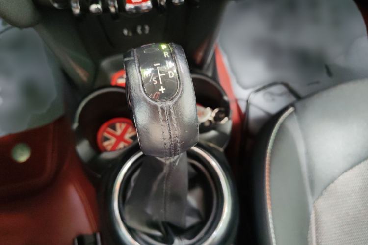 Used MINI 2016 1.2T ONE Pioneer Edition Gear Lever