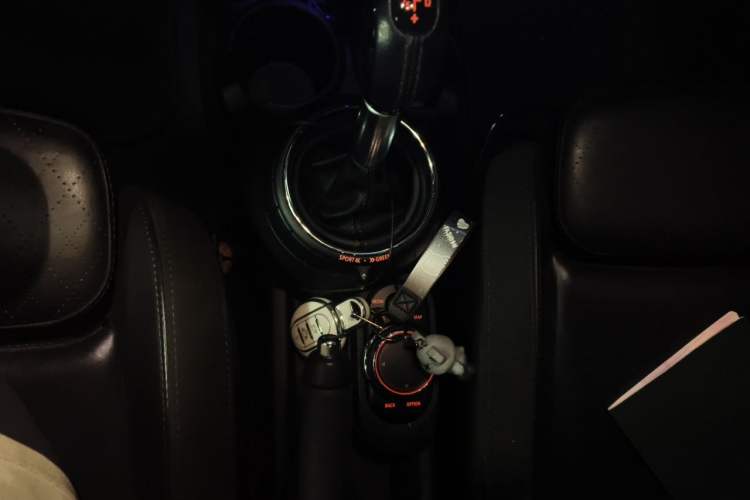Used MINI 2016 2.0T COOPER S Five-Door Edition Gear Lever