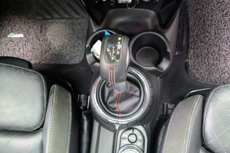 Used MINI 2016 2.0T COOPER S Pioneer Edition Gear Lever