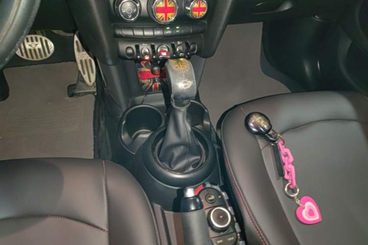 Used MINI 2016 1.2T ONE Five-Door Edition Gear Lever
