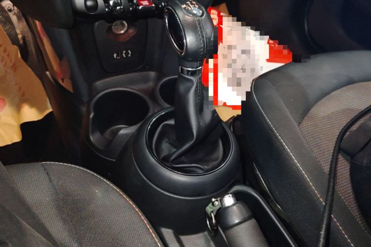 Used MINI 2016 1.2T ONE Five-Door Edition Gear Lever