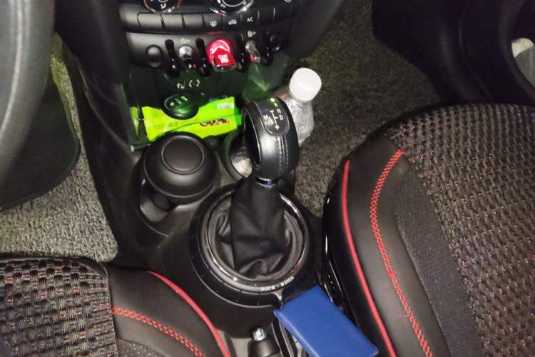 Used MINI 2016 1.5T COOPER Five-Door Edition Gear Lever