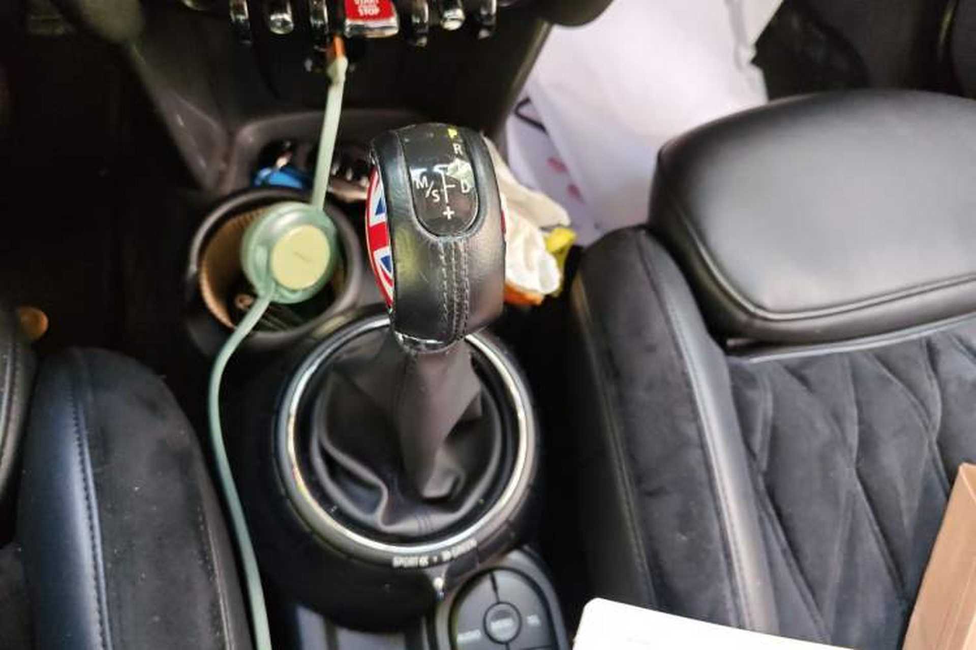 Used MINI 2016 1.5T COOPER Five-Door Edition Gear Lever