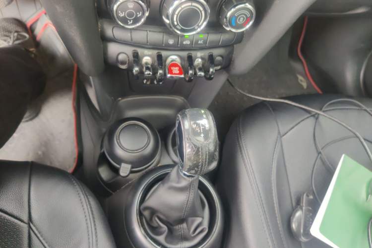 Used MINI 2016 1.2T ONE Five-Door Edition Gear Lever