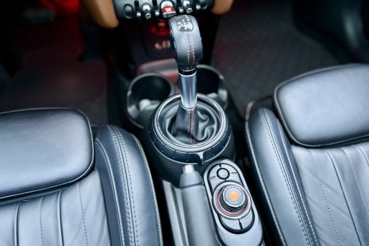 Used MINI 2016 2.0T COOPER S SEVEN Five-Door Edition Gear Lever