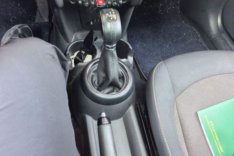 Used MINI 2016 1.2T ONE Pioneer Edition Gear Lever