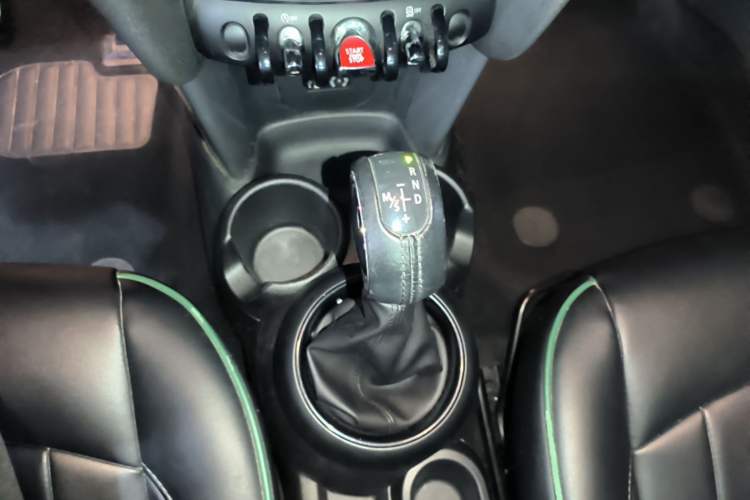 Used MINI 2016 1.2T ONE Five-Door Edition Gear Lever