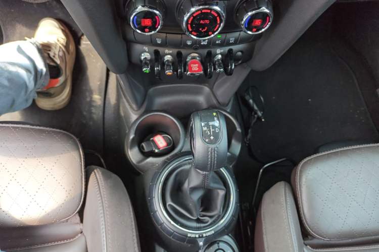 Used MINI 2016 1.5T COOPER Avant-Garde Gear Lever