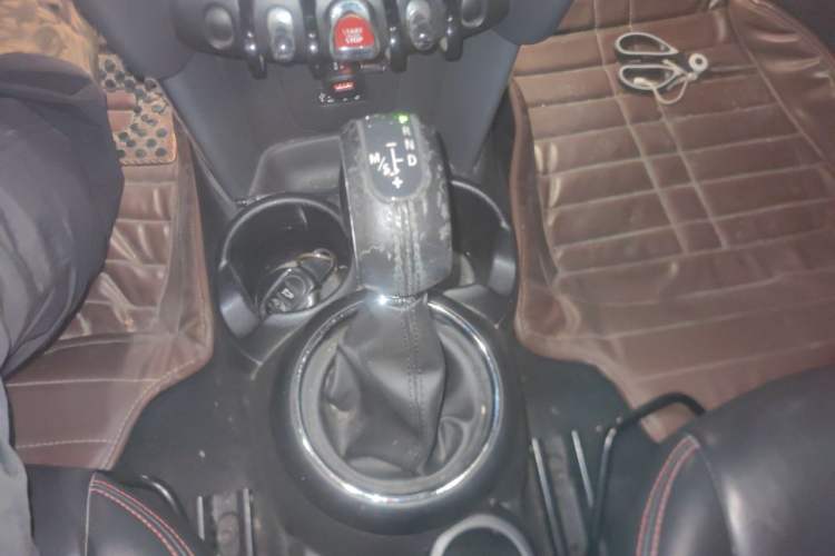 Used MINI 2016 1.2T ONE Pioneer Edition Gear Lever