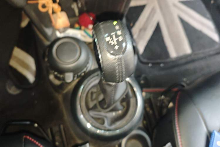 Used MINI 2016 1.2T ONE Pioneer Edition Gear Lever