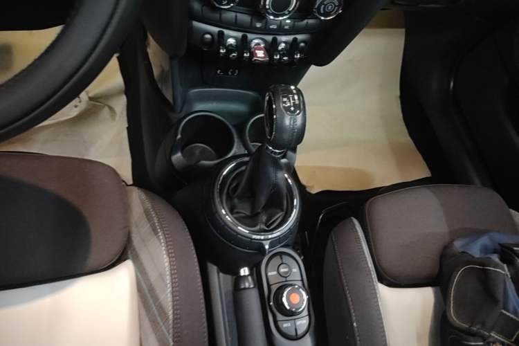 Used MINI 2016 1.5T COOPER Gear Lever