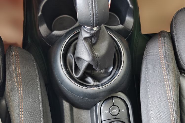 Used MINI 2016 1.5T COOPER SEVEN Five-Door Edition Gear Lever