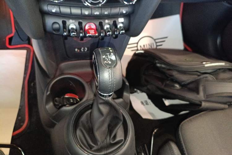 Used MINI 2016 1.5T COOPER Gear Lever