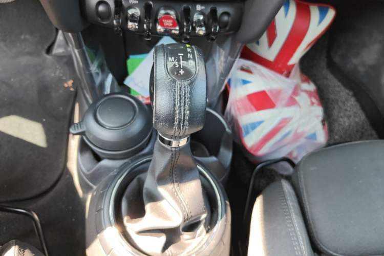 Used MINI 2016 1.5T COOPER Five-Door Edition Gear Lever
