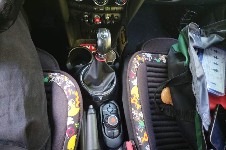 Used MINI 2016 1.5T COOPER Five-Door Edition Gear Lever