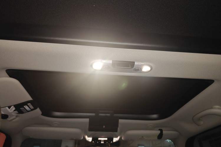 Used MINI 2016 1.5T COOPER Pioneer Edition Five-Door Model Headliner