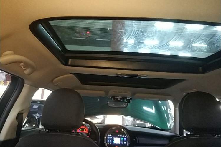 Used MINI 2016 1.2T ONE Five-Door Edition Headliner