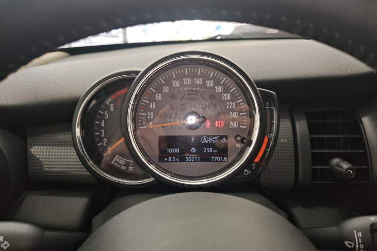 Used MINI 2016 1.5T COOPER Five-Door Edition Instrument Cluster