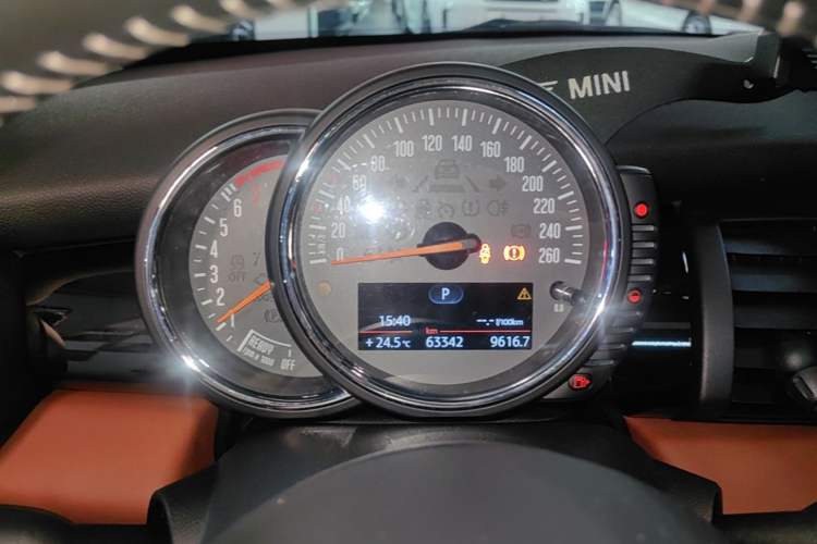 Used MINI 2016 2.0T COOPER S SEVEN Five-Door Edition Instrument Cluster