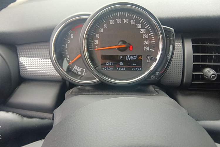 Used MINI 2016 1.5T COOPER Five-Door Edition Instrument Cluster