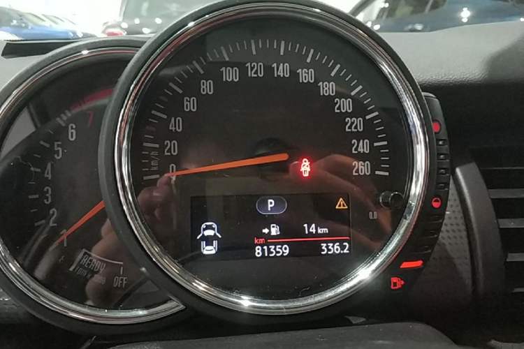 Used MINI 2016 1.5T COOPER Five-Door Edition Instrument Cluster