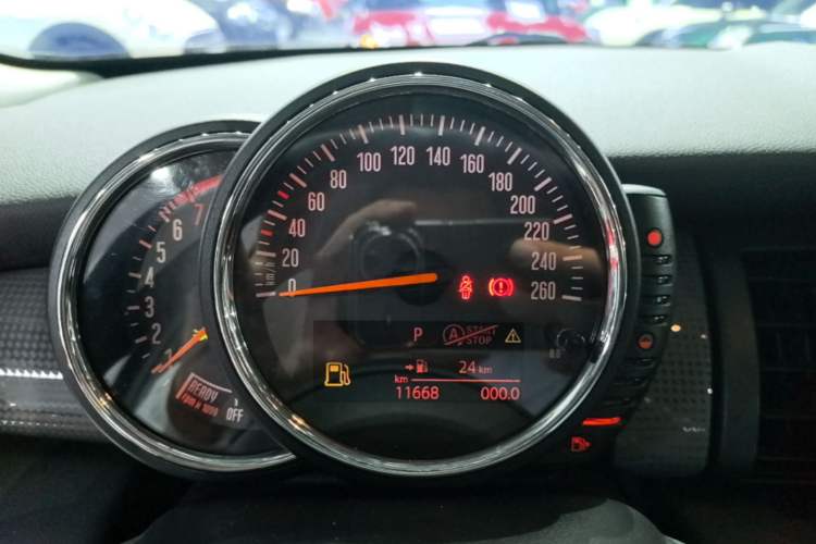 Used MINI 2016 1.5T COOPER Five-Door Edition Instrument Cluster
