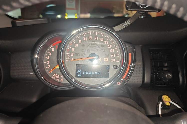 Used MINI 2016 1.5T COOPER Pioneer Edition Five-Door Model Instrument Cluster