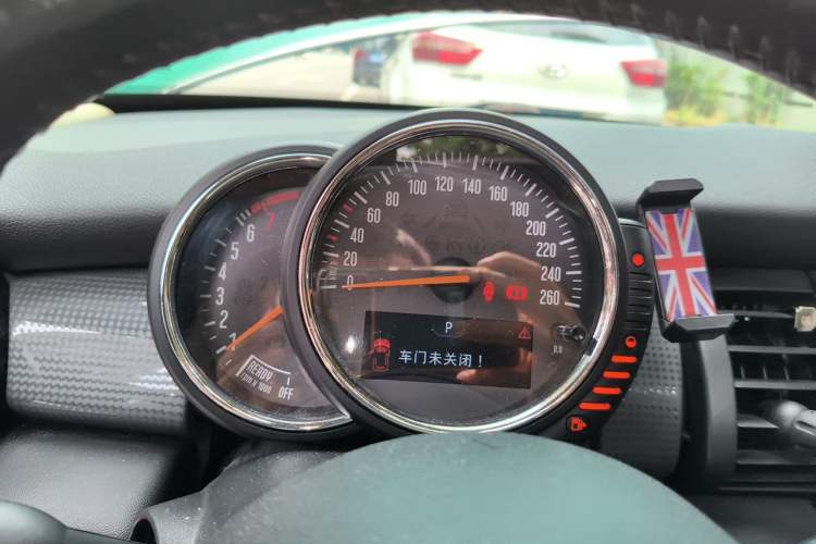 Used MINI 2016 1.5T COOPER Five-Door Edition Instrument Cluster