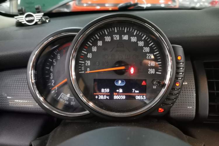 Used MINI 2016 1.5T COOPER Five-Door Edition Instrument Cluster