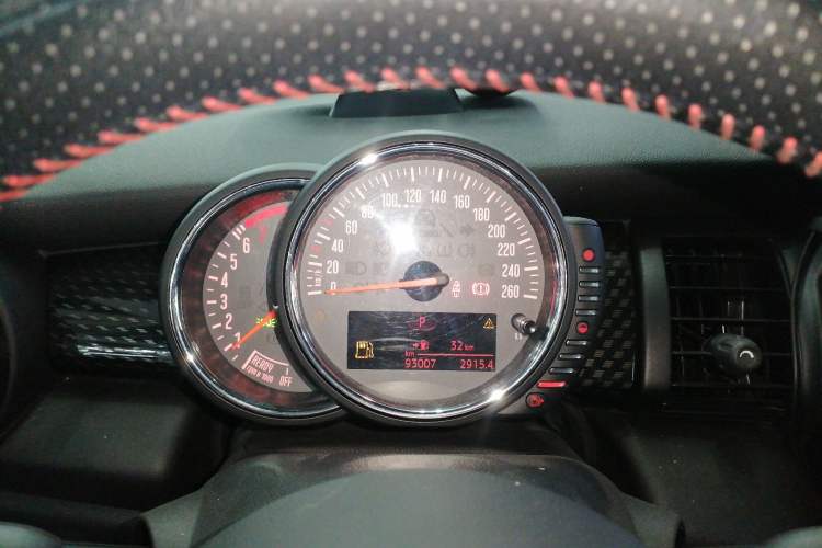 Used MINI 2016 2.0T COOPER S Performance-oriented Instrument Cluster