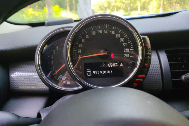 Used MINI 2016 1.5T COOPER Five-Door Edition Instrument Cluster