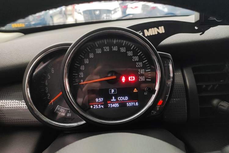 Used MINI 2016 1.5T COOPER Five-Door Edition Instrument Cluster