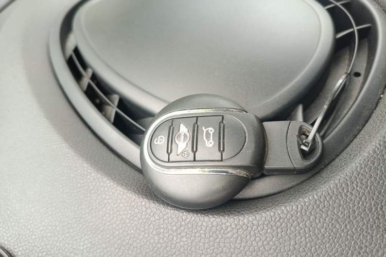 Used MINI 2016 1.5T COOPER Performance Edition Interior 1