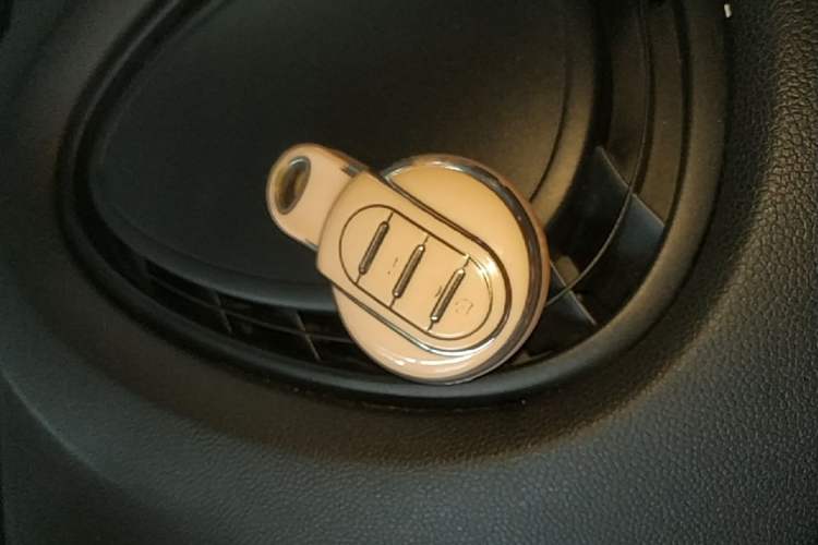 Used MINI 2016 1.5T COOPER Five-Door Edition Interior 1