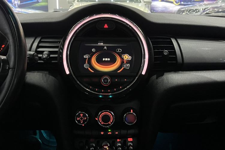Used MINI 2016 1.5T COOPER Five-Door Edition Interior 1