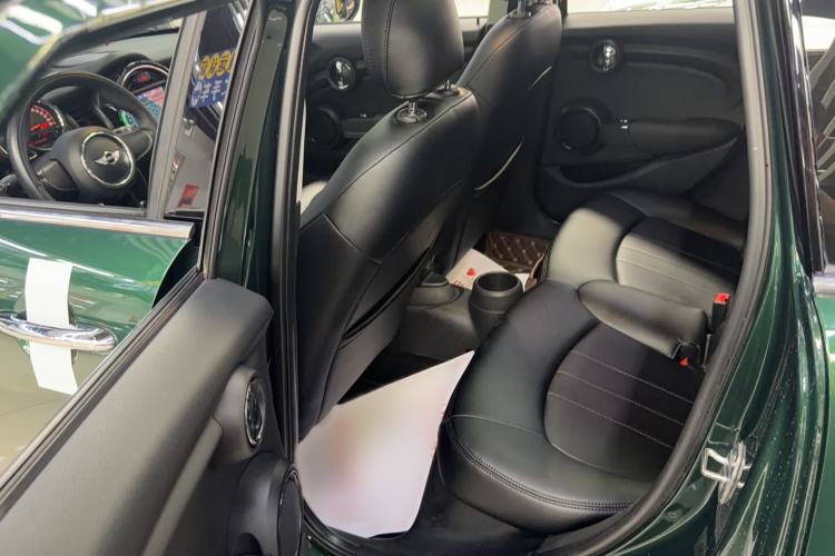 Used MINI 2016 1.2T ONE Five-Door Edition Interior 1