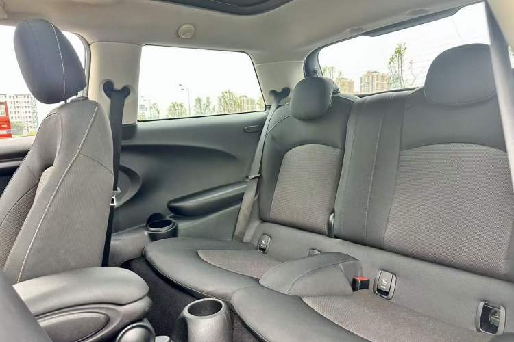 Used MINI 2016 1.2T ONE Pioneer Edition Interior 1