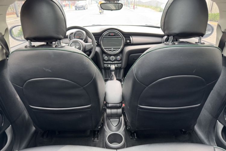 Used MINI 2016 1.2T ONE Five-Door Edition Interior 10