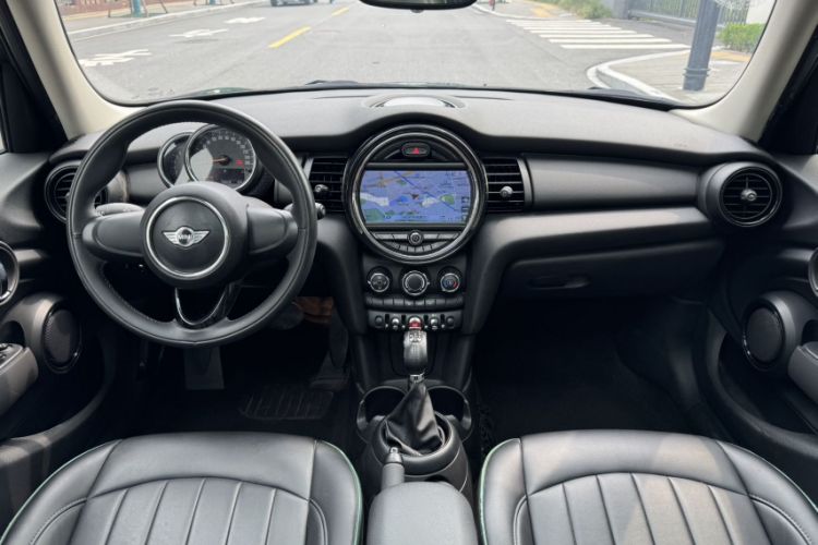 Used MINI 2016 1.2T ONE Five-Door Edition Interior 11