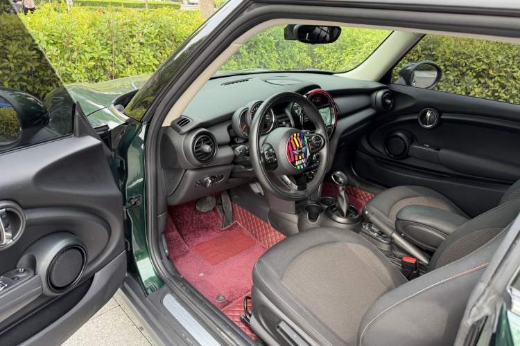 Used MINI 2016 1.2T ONE Interior 2
