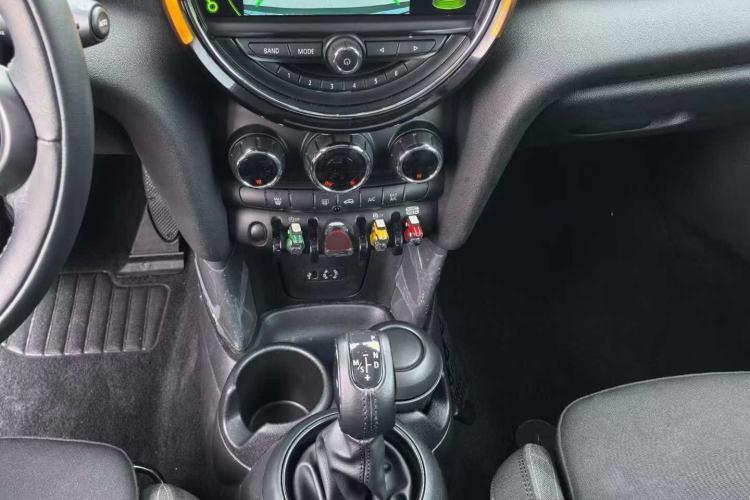 Used MINI 2016 1.5T COOPER Avant-Garde Interior 2