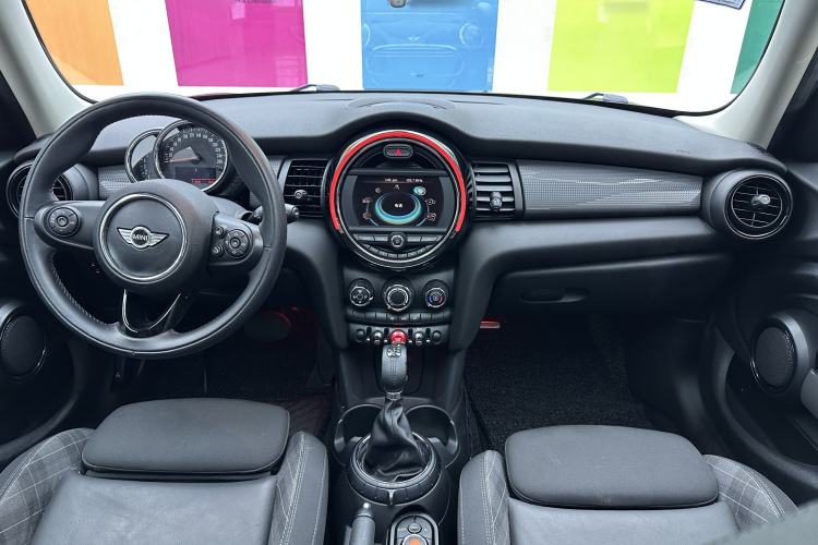 Used MINI 2016 1.5T COOPER Five-Door Edition Interior 2
