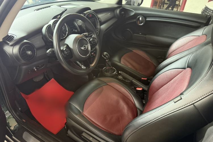 Used MINI 2016 1.5T COOPER Interior 2