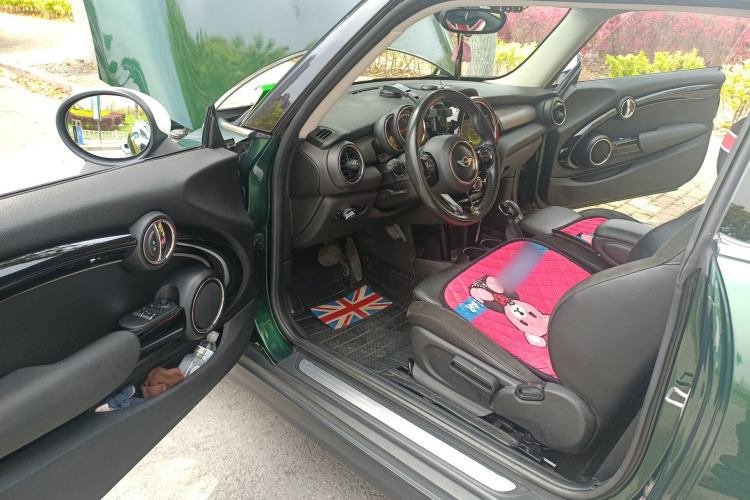 Used MINI 2016 1.5T COOPER Performance Edition Interior 3