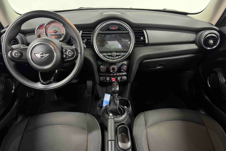 Used MINI 2016 1.2T ONE Pioneer Edition Interior 4
