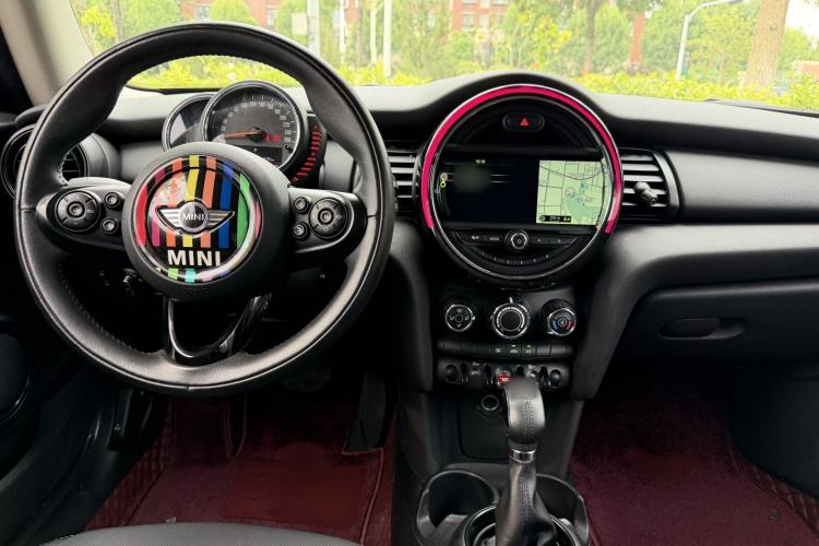 Used MINI 2016 1.2T ONE Interior 4