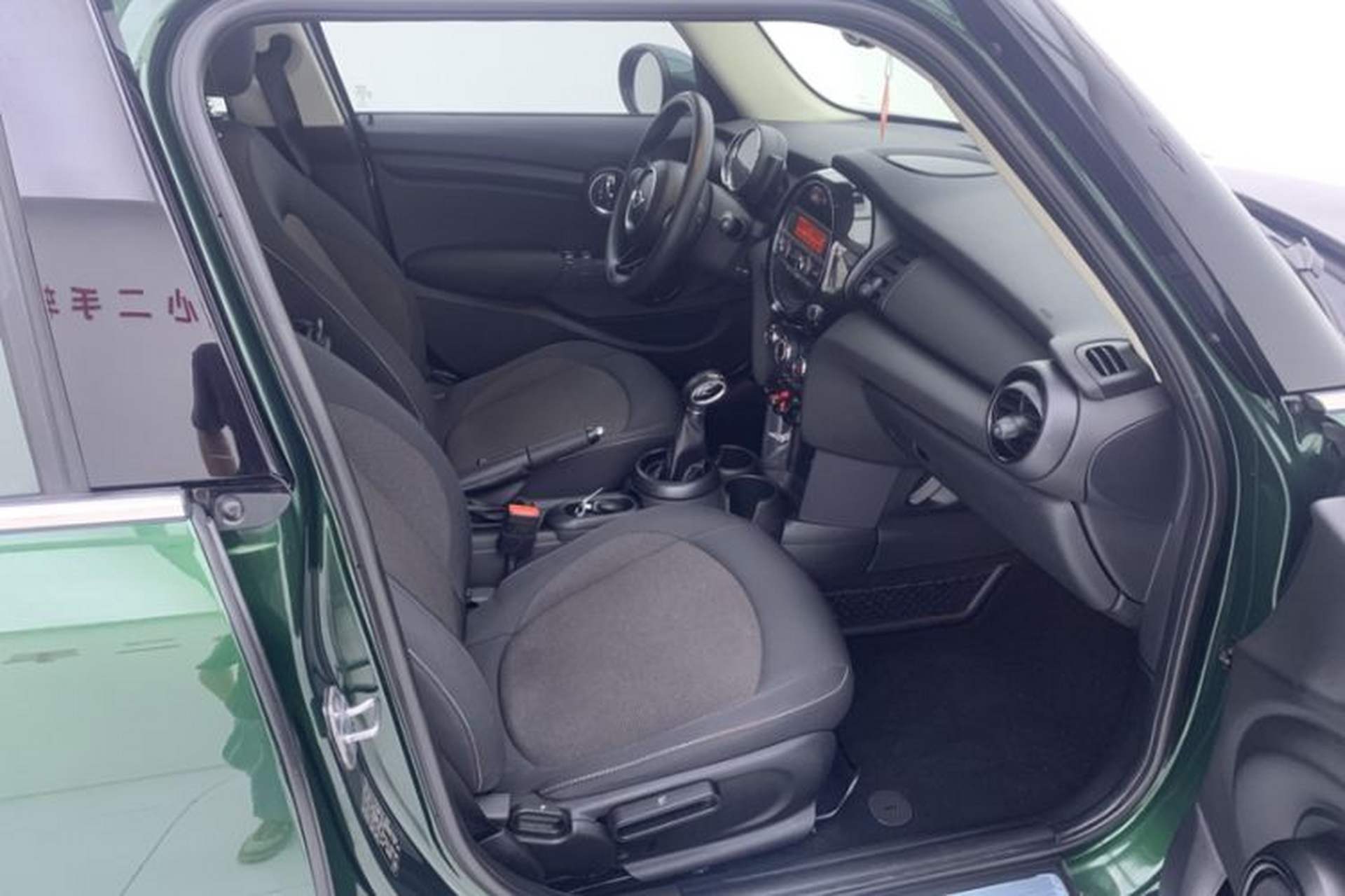 Used MINI 2016 1.2T ONE Five-Door Edition Interior 5
