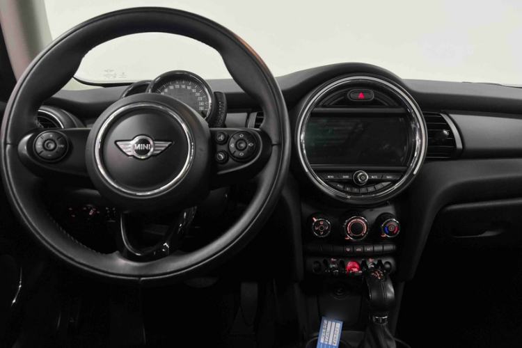 Used MINI 2016 1.2T ONE Pioneer Edition Interior 5