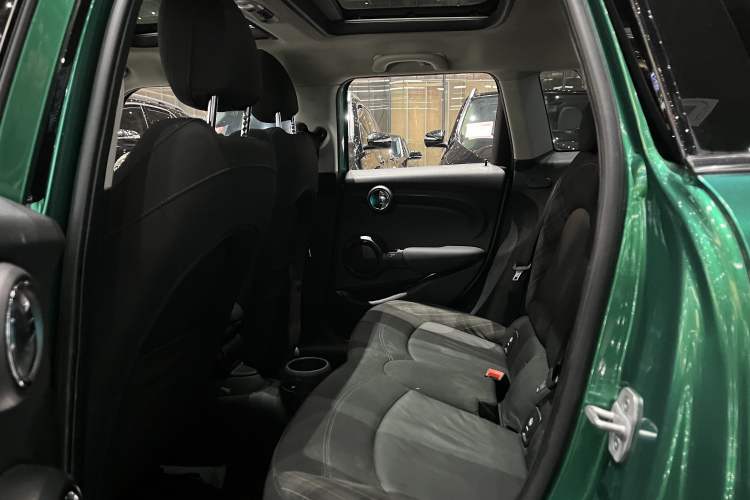 Used MINI 2016 1.5T COOPER Five-Door Edition Interior 5