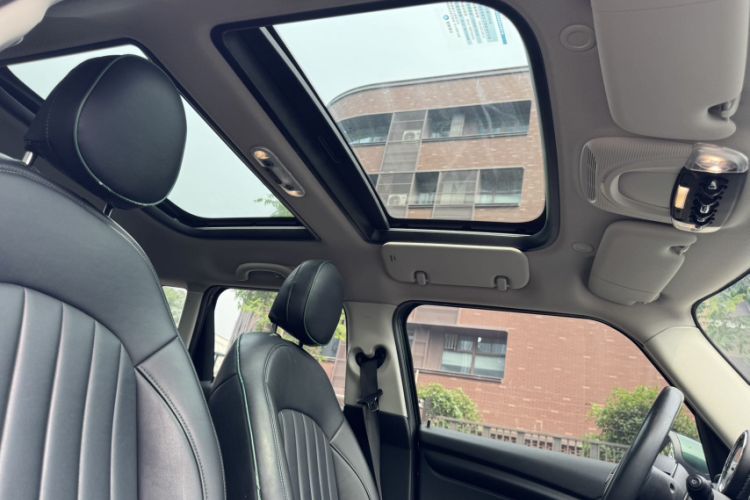 Used MINI 2016 1.2T ONE Five-Door Edition Interior 5
